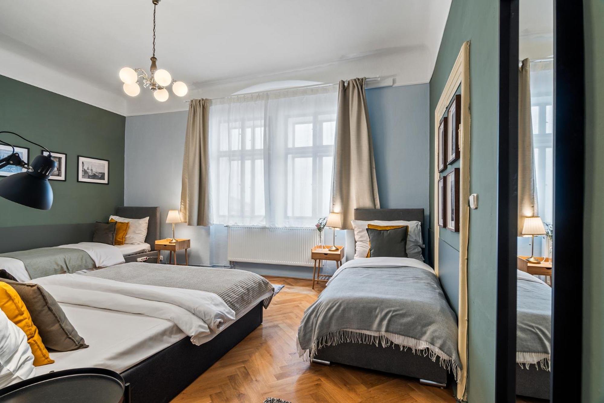 Charles Bridge Historical Apts By Michal&Friends Prag Exterior foto